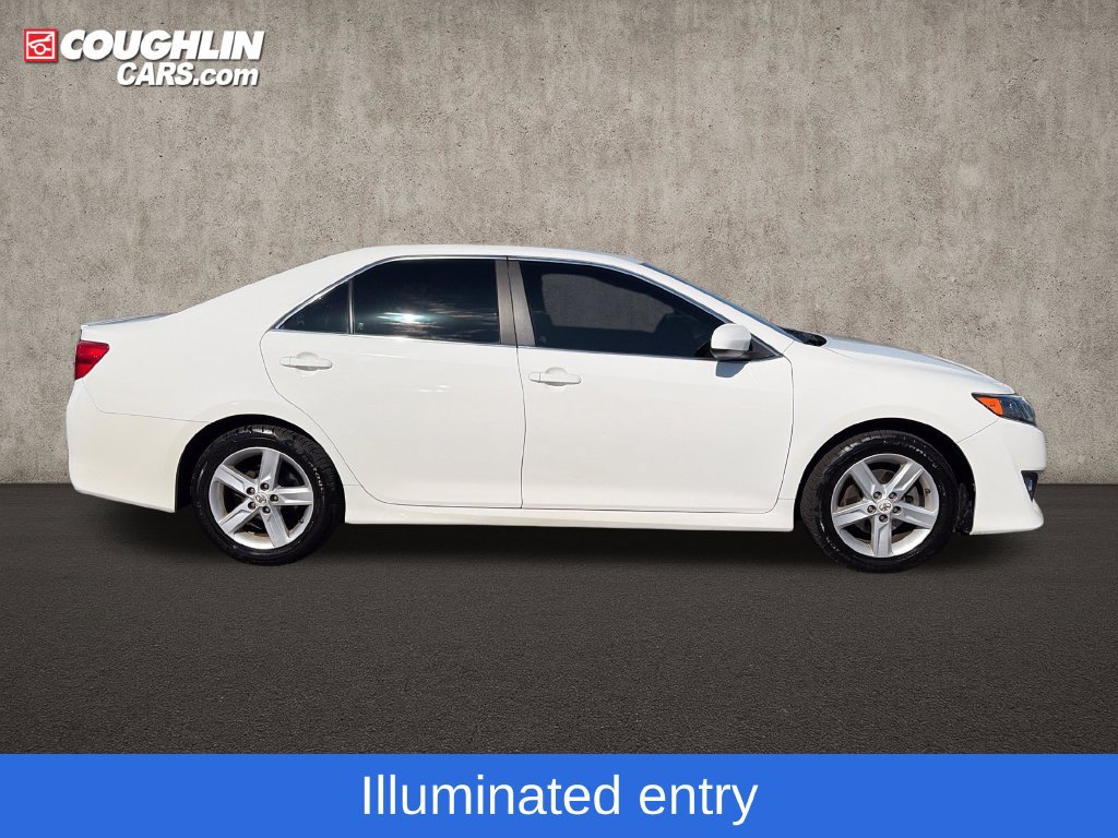 Used 2012 Toyota Camry SE FWD image 9