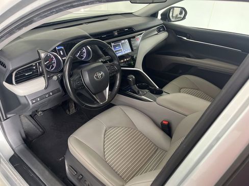 Used 2019 Toyota Camry SE w/ Carpet Mat Package FWD image 25