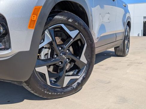 Used 2025 Kia Seltos S image 2