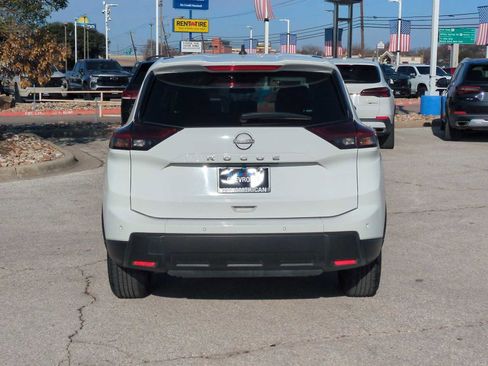 Used 2024 Nissan Rogue S image 7