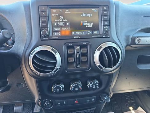 Used 2015 Jeep Wrangler Unlimited Sahara w/ Dual Top Group AWD/4WD image 10