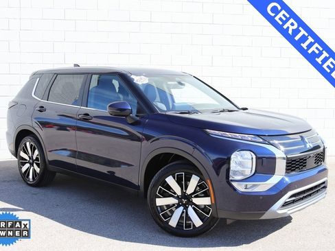 Used 2025 Mitsubishi Outlander SE image 1