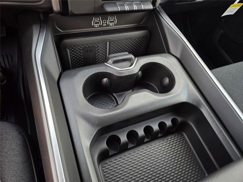 New 2026 RAM 1500 Big Horn AWD/4WD image 14