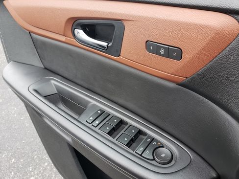 Used 2016 Chevrolet Traverse LT image 13