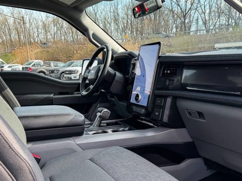 Used 2024 Ford F150 Lightning Flash image 14