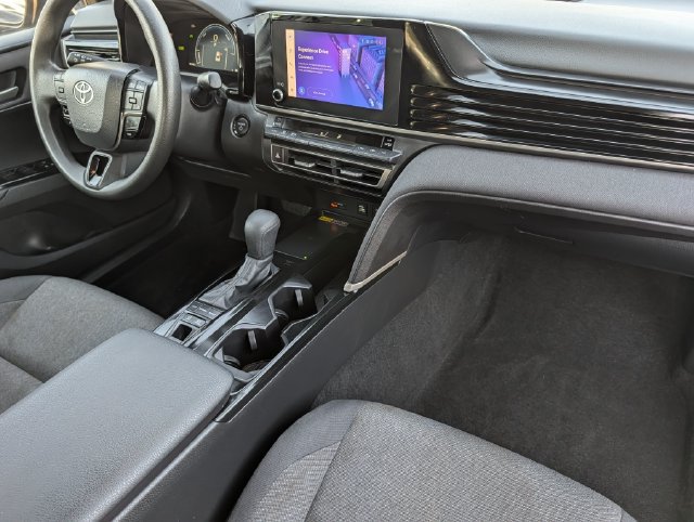 Used 2025 Toyota Camry LE FWD image 32