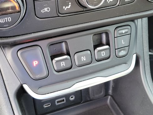 Used 2020 GMC Terrain SLE w/ Driver Convenience Package FWD image 27