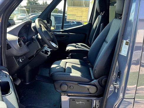 New 2025 Mercedes-Benz Sprinter 2500 image 9