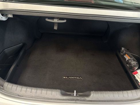 Used 2023 Hyundai Elantra SEL w/ Convenience Package image 30