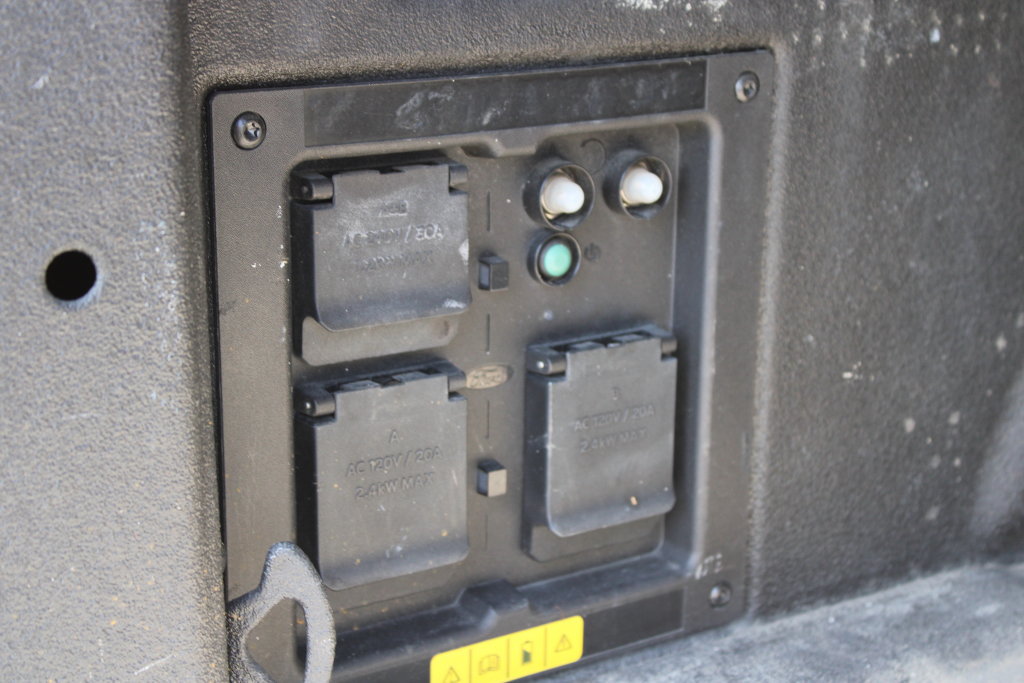 Used 2023 Ford F150 Lightning Platinum AWD/4WD image 8