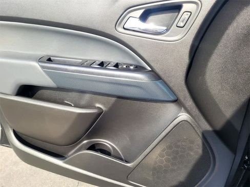 Used 2019 Chevrolet Colorado Z71 image 16