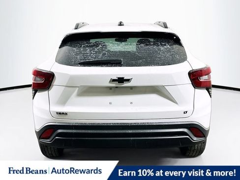 New 2026 Chevrolet Trax LT w/ Sunroof Package FWD image 6