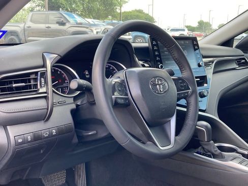 Used 2024 Toyota Camry XLE image 9