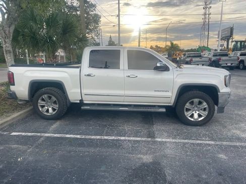 Used 2018 GMC Sierra 1500 SLT AWD/4WD image 4