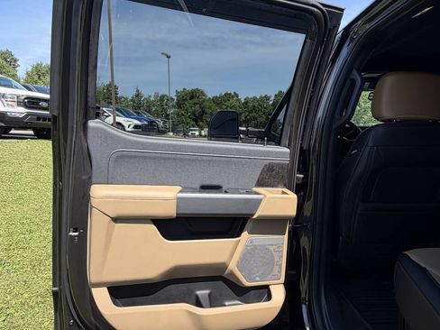 Used 2025 Ford F350 Lariat w/ Lariat Ultimate Package AWD/4WD image 40