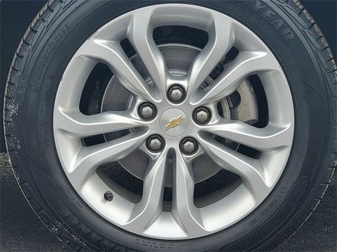 Used 2019 Chevrolet Cruze Diesel w/ Sun And Sound Package image 17