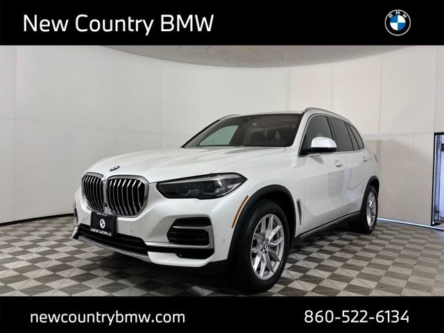 Used 2023 BMW X5 xDrive40i w/ Parking Assistance Package AWD/4WD image 3