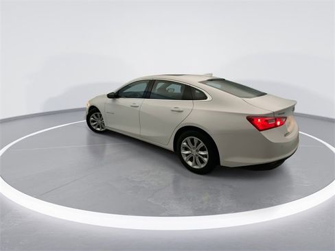 Used 2024 Chevrolet Malibu LT image 2