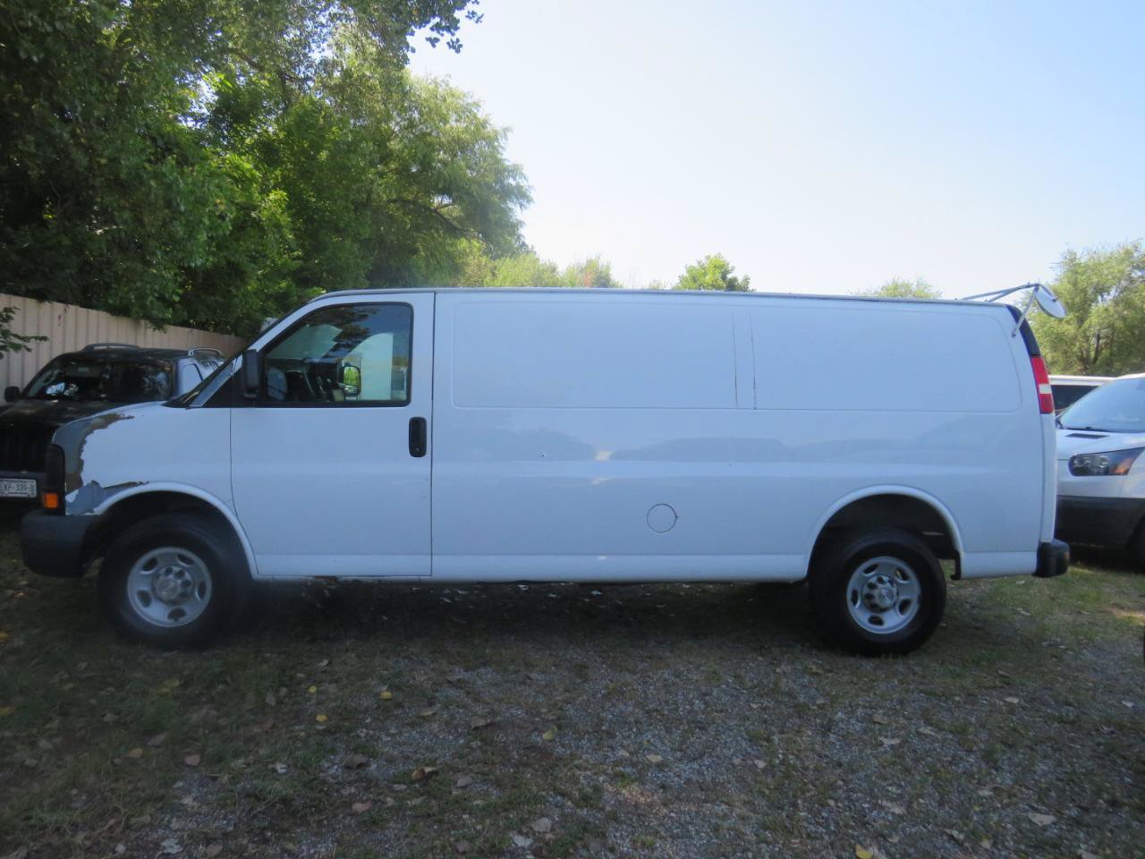 Used 2009 Chevrolet Express 2500 Extended RWD image 8