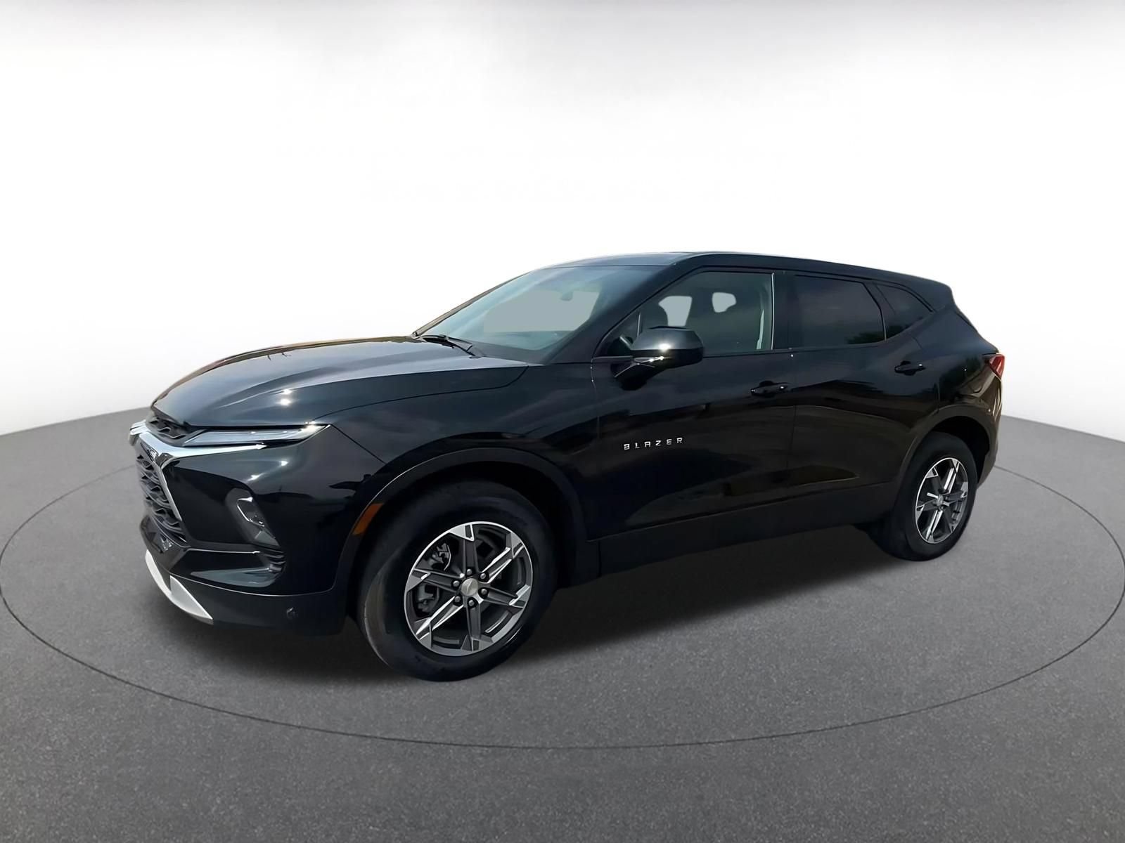 Used 2026 Chevrolet Blazer LT FWD image 7