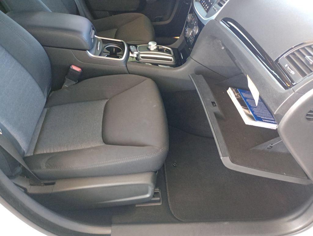 Used 2023 Chrysler 300 Touring RWD image 19