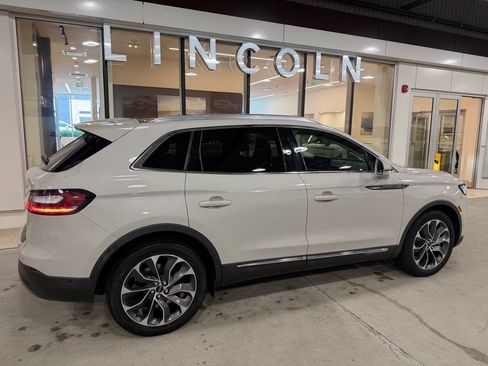 Used 2021 Lincoln Nautilus Reserve AWD/4WD image 5