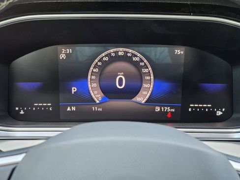 New 2026 Volkswagen Taos SE image 11