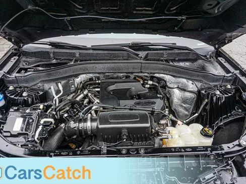 Used 2020 Ford Explorer XLT image 39