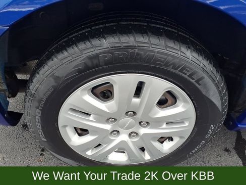 Used 2018 Dodge Grand Caravan SE w/ UConnect Hands-Free Group image 17