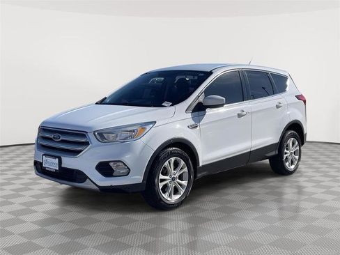 Certified 2019 Ford Escape SE image 1