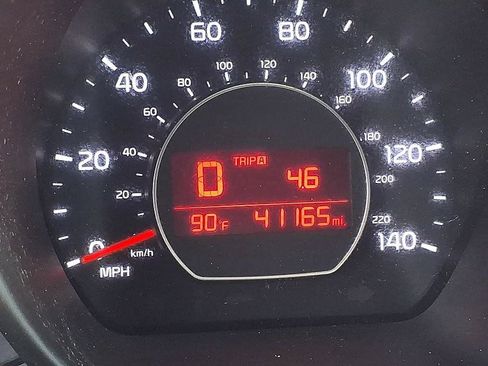 Used 2018 Kia Soul + FWD image 32
