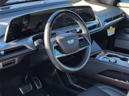 Used 2026 Cadillac Vistiq Sport image 8