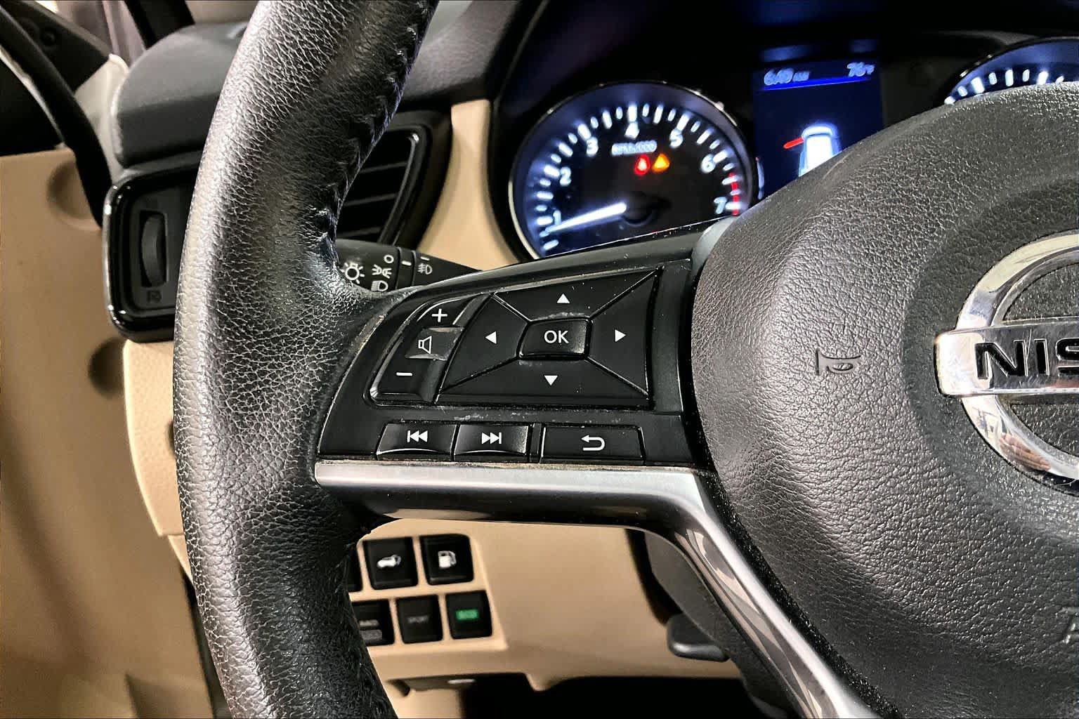 Used 2019 Nissan Rogue SL w/ Premium Package AWD/4WD image 24