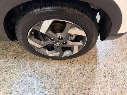 Used 2026 Hyundai Venue SEL FWD image 29