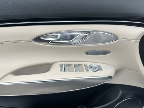 Used 2023 Genesis GV70 2.5T w/ Select Package image 12