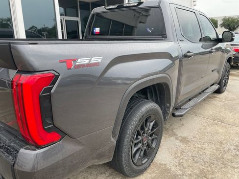 Used 2023 Toyota Tundra SR5 w/ SR5 Convenience Package AWD/4WD image 7