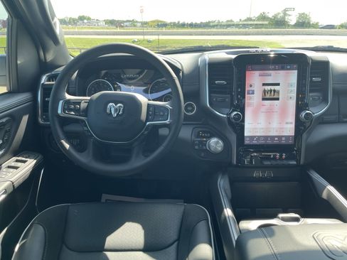 Used 2025 RAM 1500 Laramie w/ Laramie Southwest Edition image 17