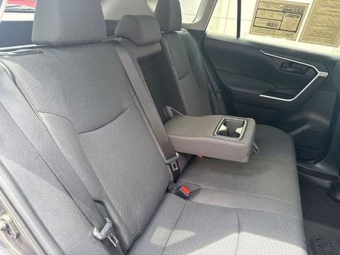 Used 2022 Toyota RAV4 LE FWD image 30