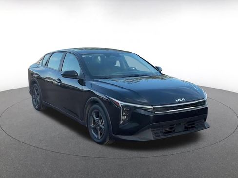 Used 2025 Kia K4 LXS FWD image 3