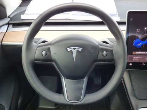 Used 2023 Tesla Model 3 Standard Range RWD image 17