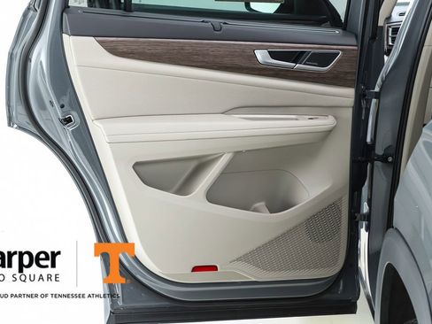 Used 2025 Volkswagen Atlas SEL Premium R-Line image 17