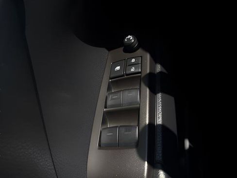 Used 2023 Toyota Camry SE FWD image 18