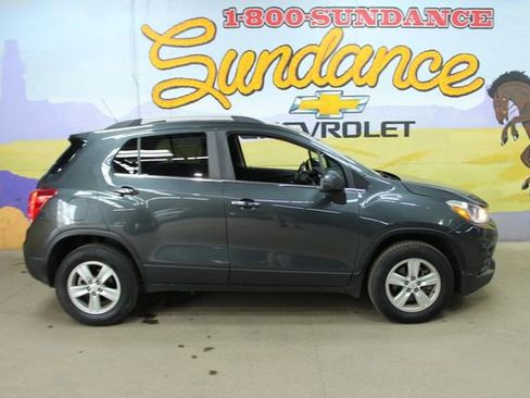 Used 2018 Chevrolet Trax LT w/ LT Convenience Package AWD/4WD image 1