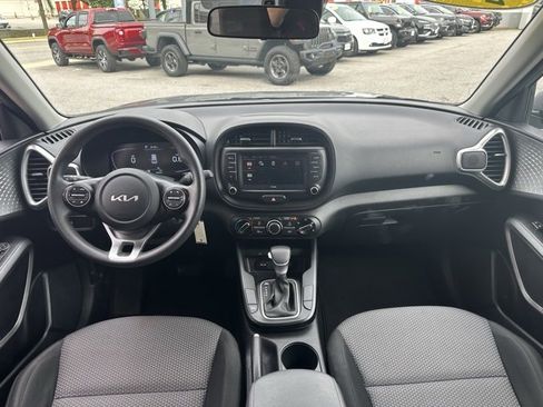 Used 2023 Kia Soul LX w/ Option Group 015 image 3