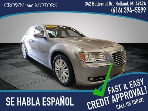 Used 2014 Chrysler 300 C image 1