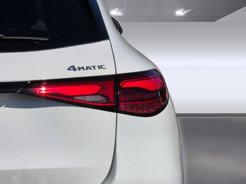 Used 2026 Mercedes-Benz GLC 300 4MATIC image 12