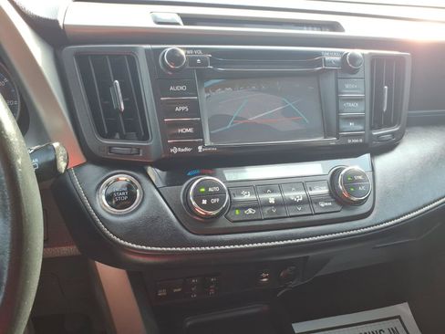 Used 2018 Toyota RAV4 XLE AWD/4WD image 11