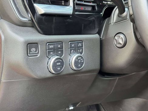 Used 2022 GMC Sierra 1500 SLT w/ SLT Premium Plus Package AWD/4WD image 9