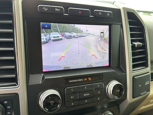 Used 2020 Ford F150 Lariat w/ Equipment Group 502A Luxury AWD/4WD image 26