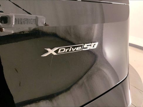 Used 2024 BMW iX xDrive50 w/ Premium Package AWD/4WD image 28